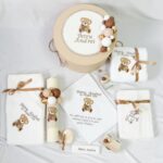 Trusou de botez personalizat cu Ursulet maro brodat - imagine 2
