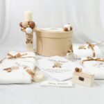 Trusou de botez personalizat cu Ursulet maro brodat