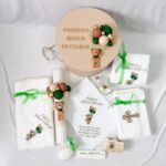 Set Trusou Botez  Personalizat Ursulet Verde parafina - imagine 2