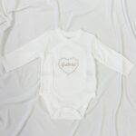 Body Bebeluși Alb – Brodat Personalizat cu Nume